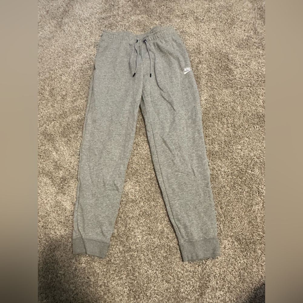 Women’s Nike sweatpants